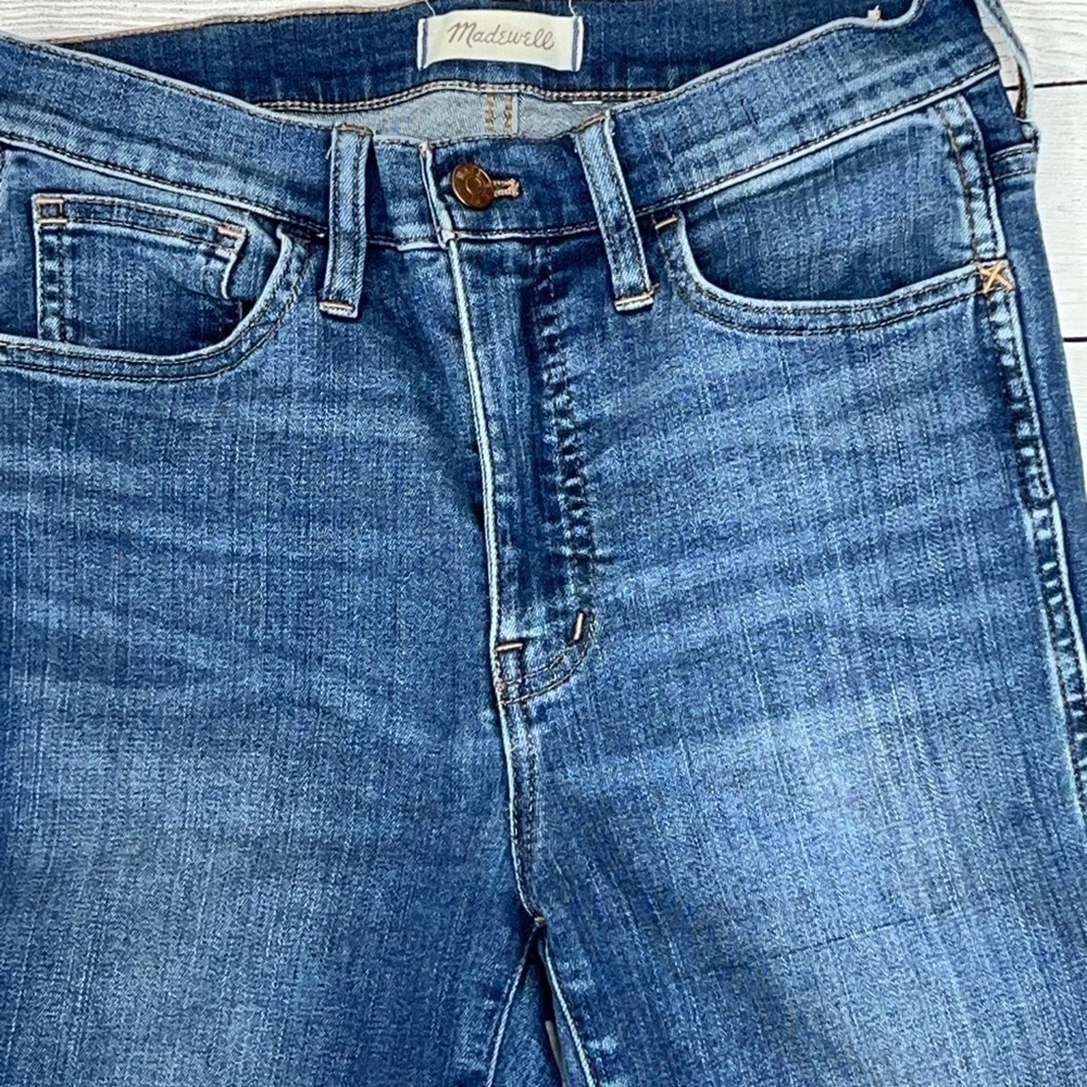 Women’s Madewell 10” Roadtripper jeans sz 26 (has couple flaws) selling cheap! - Picture 3 of 13
